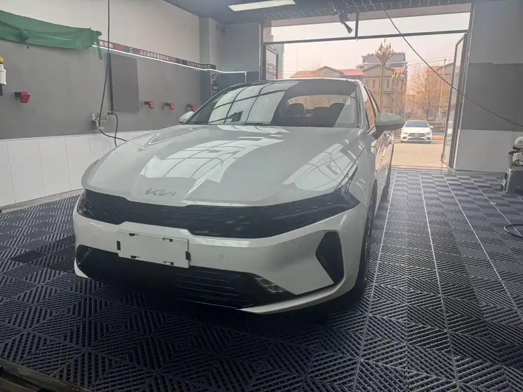 Kia K5 2023