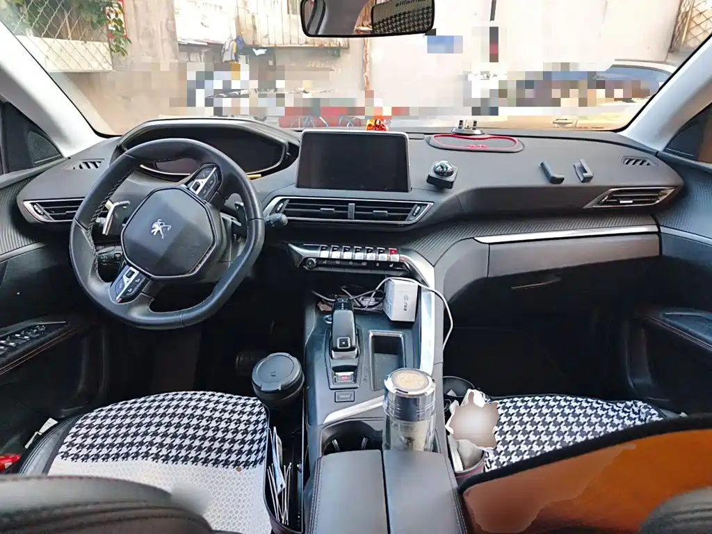 Peugeot 5008 — миниатюра 5