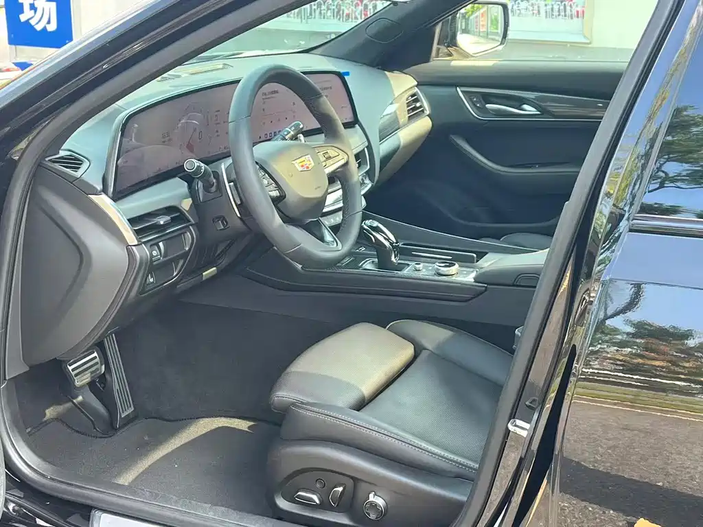 Cadillac CT5 — миниатюра 6