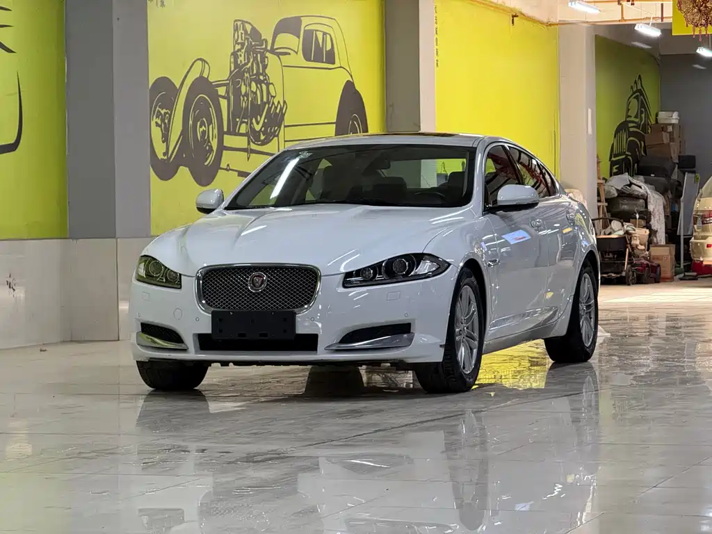 Jaguar XF 2016