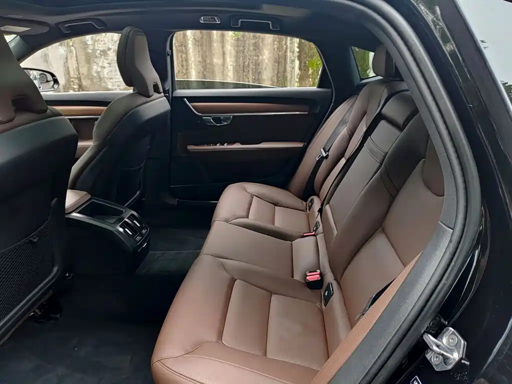 Volvo S90 — миниатюра 8