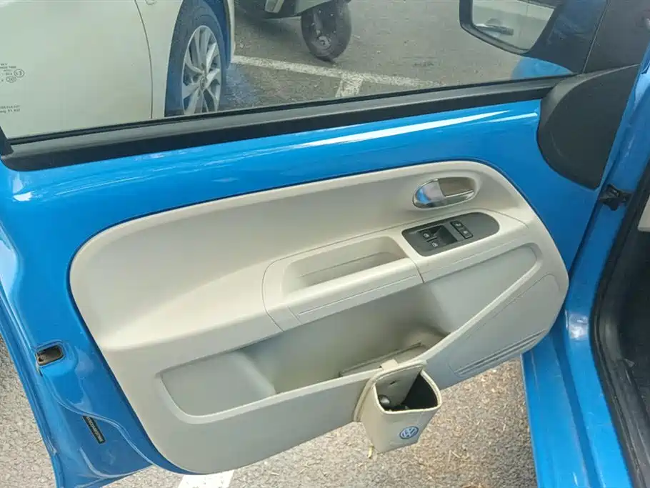 Volkswagen up! — миниатюра 7