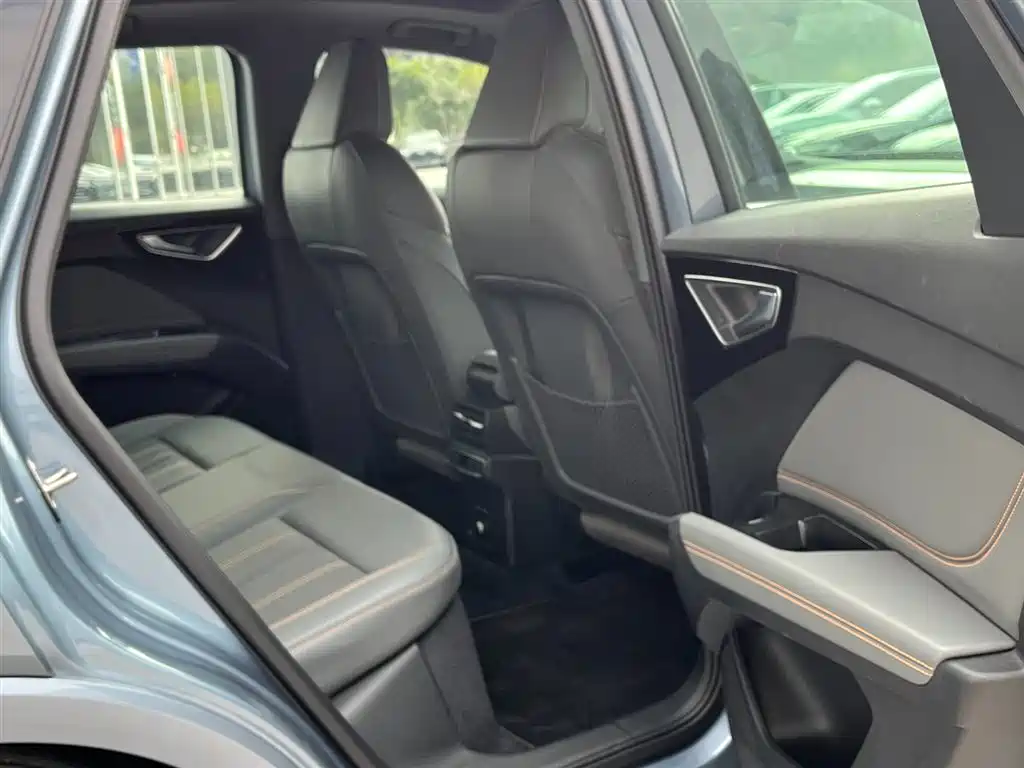 Audi Q4 e-tron — миниатюра 10