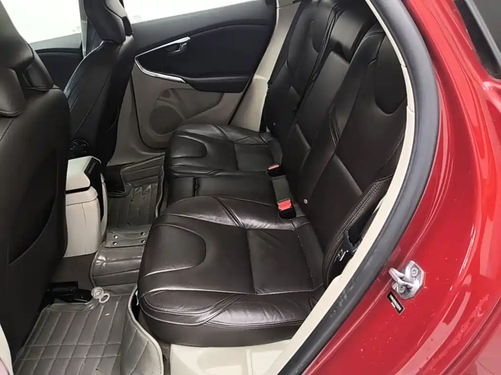 Volvo V40 — миниатюра 17