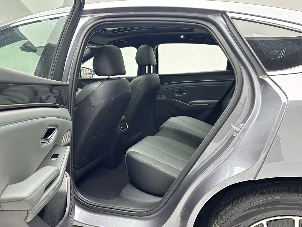 BYD Qin L L 2025 DM-i Smart Drive 120KM