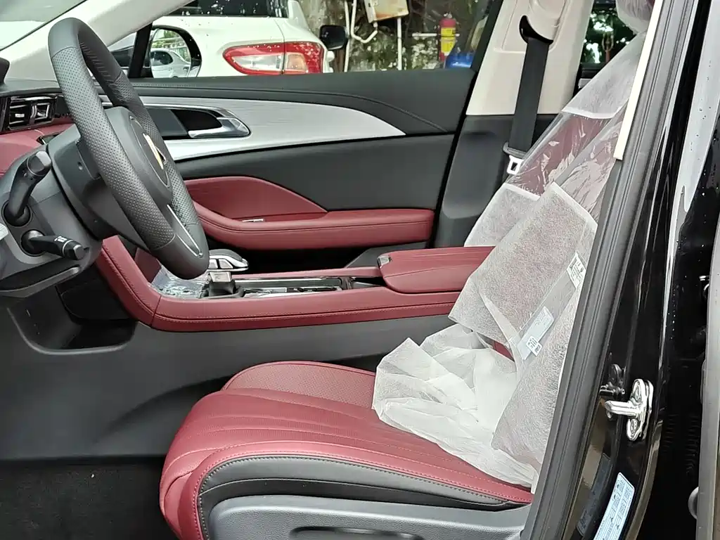Hongqi H5 2025 2.0T AT