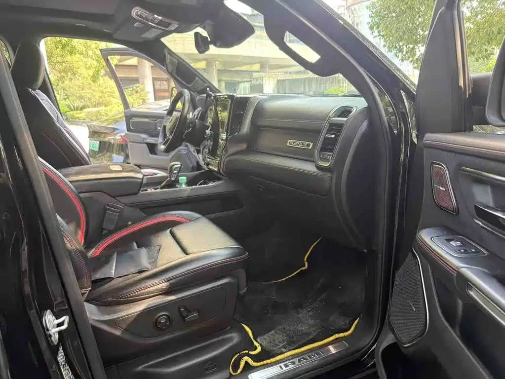 Ram Trucks 2022 6.2T