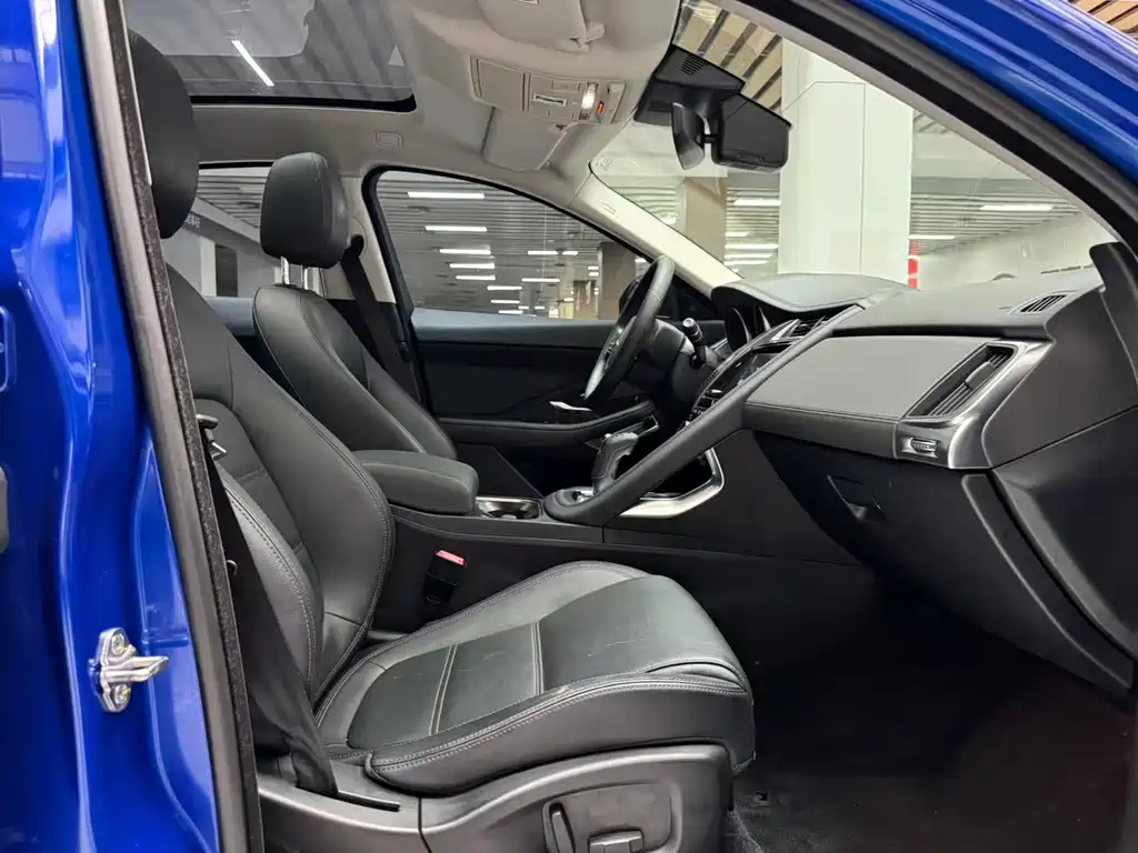 Jaguar E-PACE — миниатюра 17