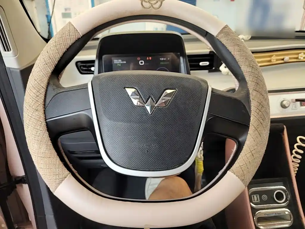 Wuling MINIEV — миниатюра 11
