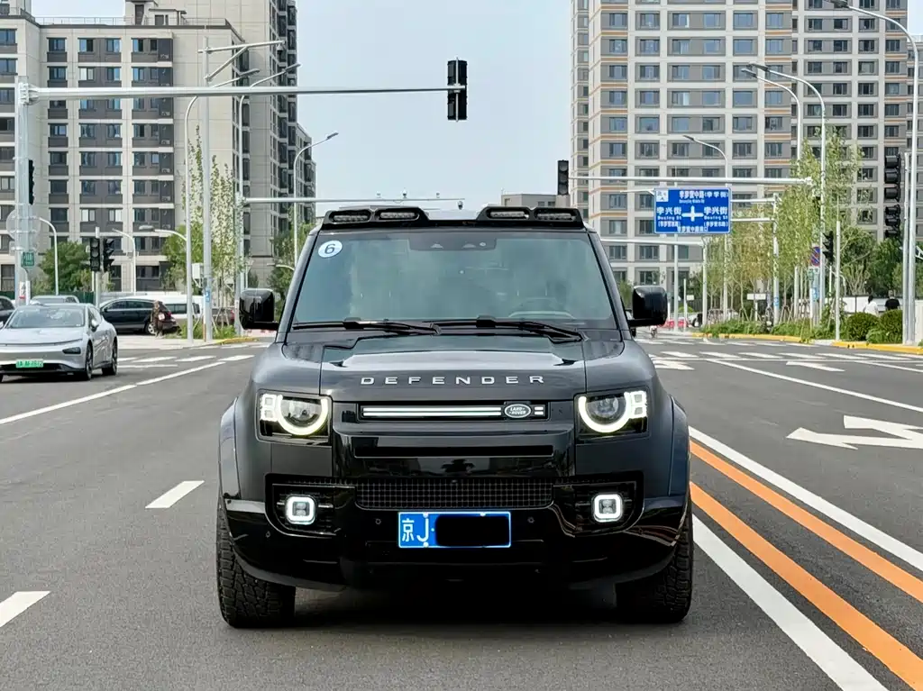 Land Rover Land Rover Defender 2025 110 3.0T P400 X-Dynamic SE