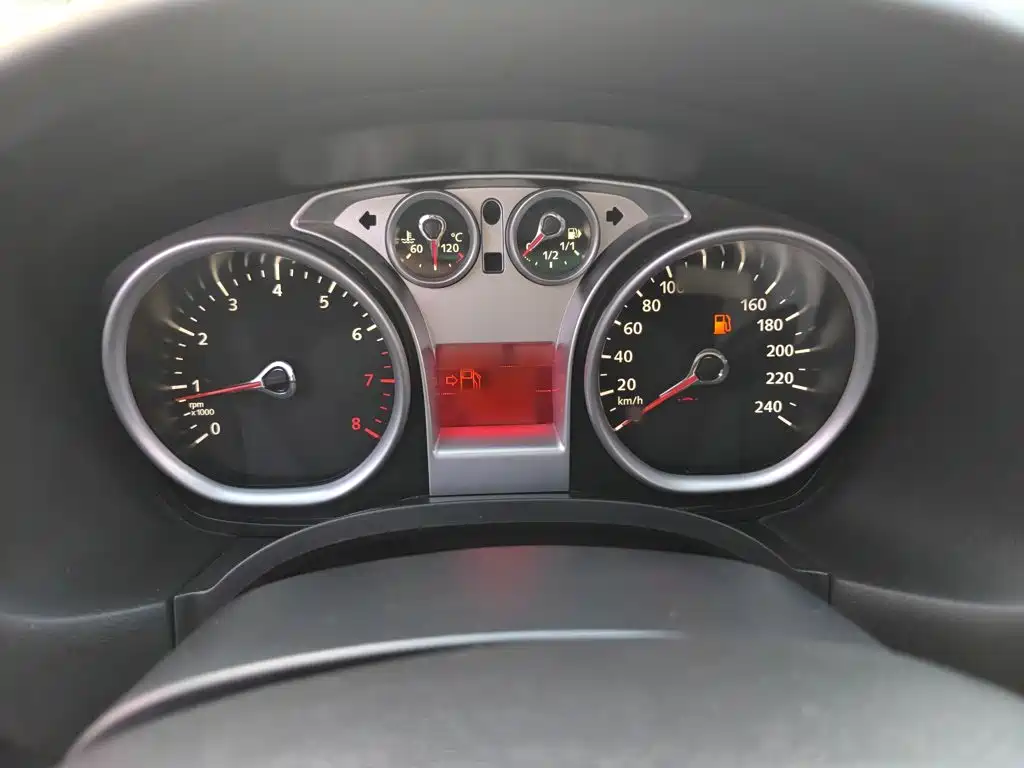 Ford Focus 2013 1.8L AT