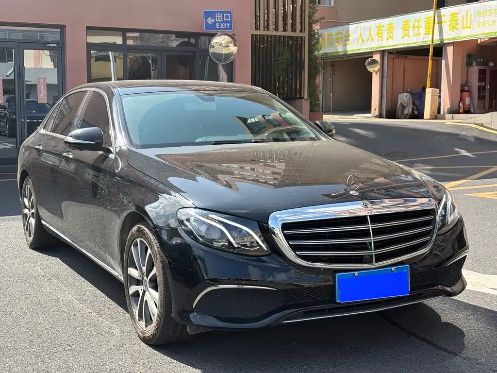 Mercedes-Benz E-Class — миниатюра 2