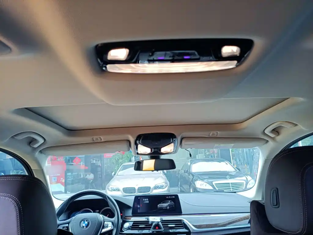 BMW 5 Series — миниатюра 14