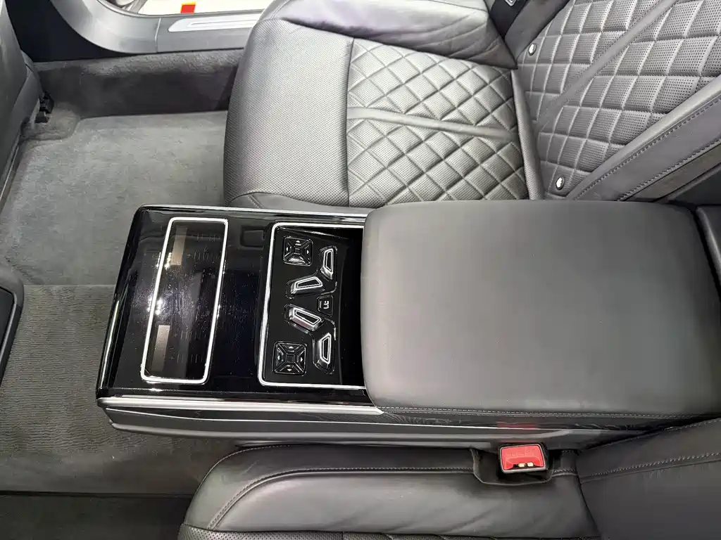 Audi A8 — миниатюра 14