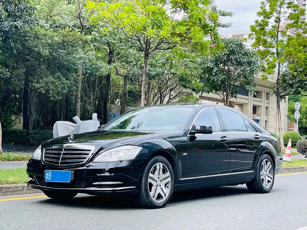 Mercedes-Benz S-Class 2011