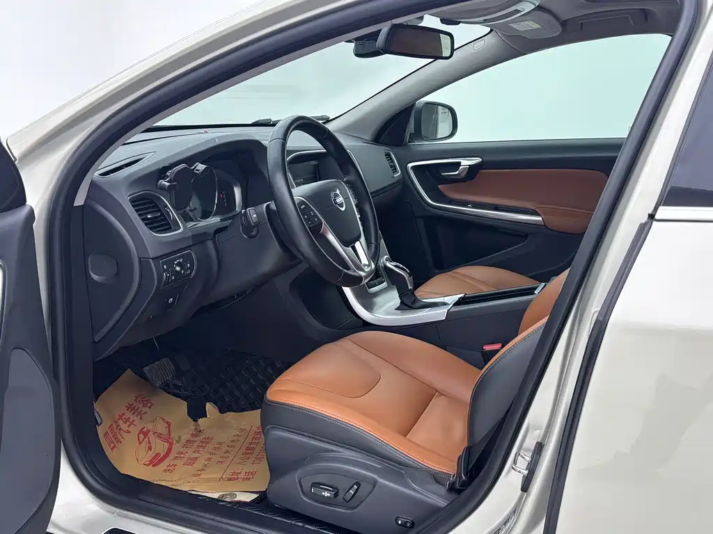 Volvo S60 — миниатюра 8