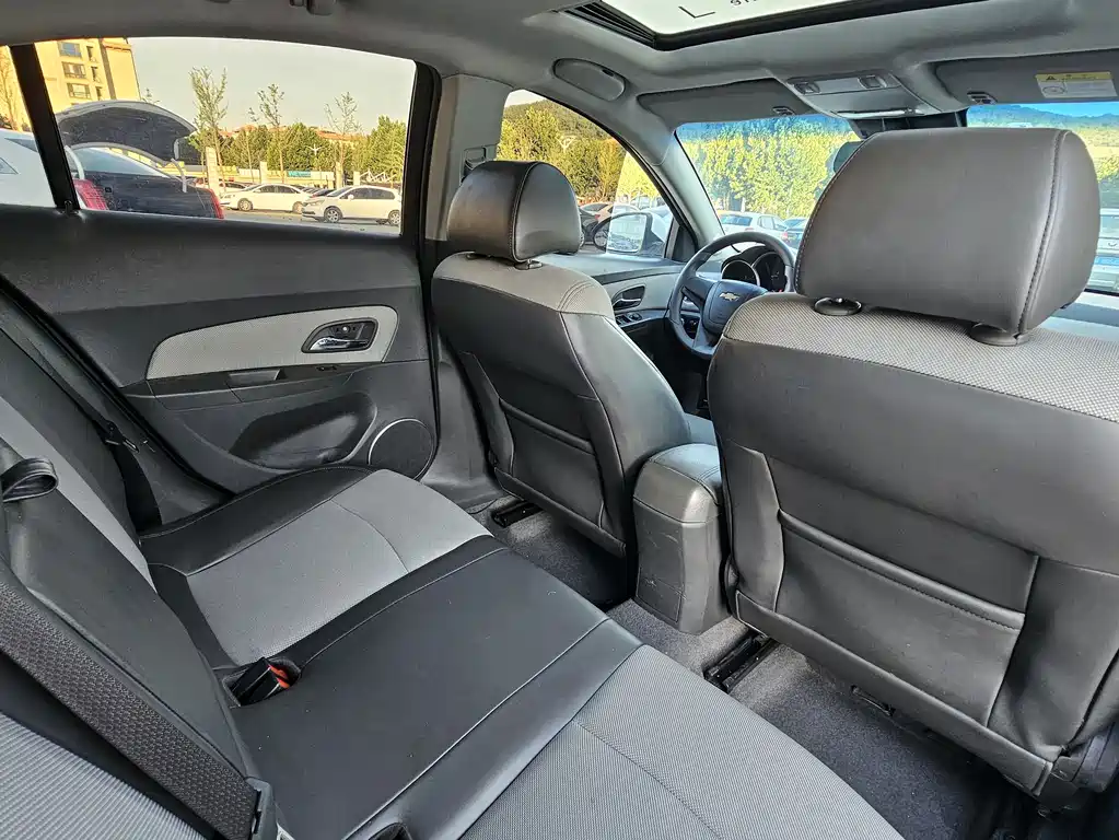 Chevrolet Cruze 1.6L SL Million Commemorative Edition MT, фото 10