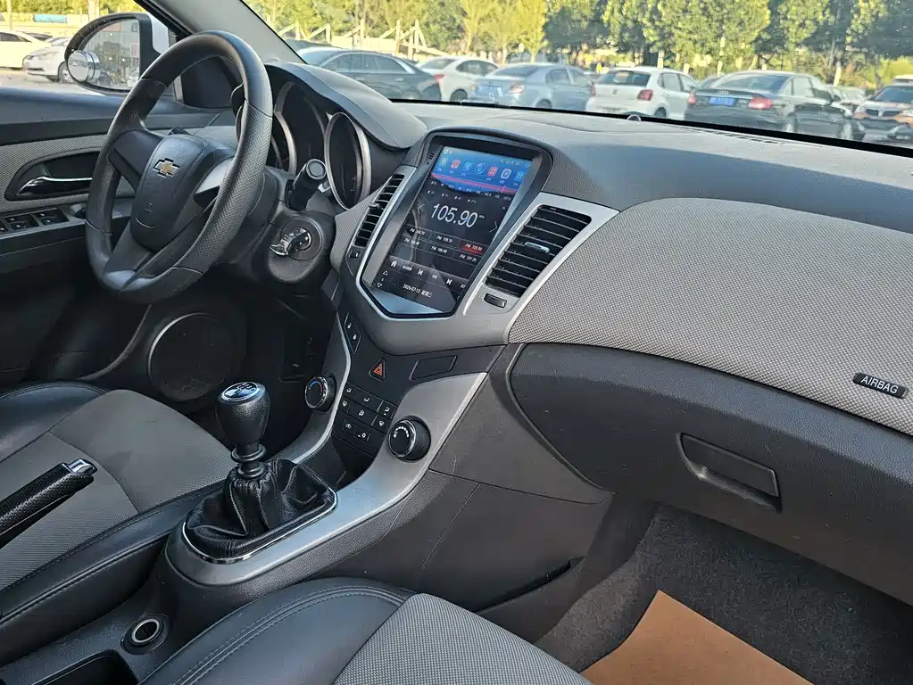 Chevrolet Cruze 1.6L SL Million Commemorative Edition MT, фото 12