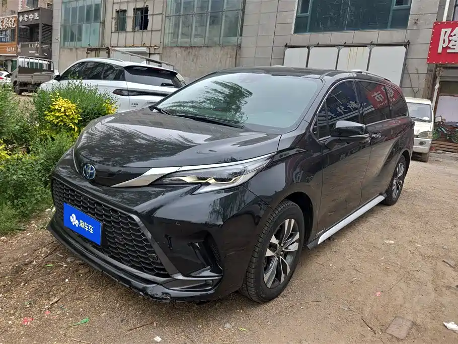 Toyota Granvia 2023