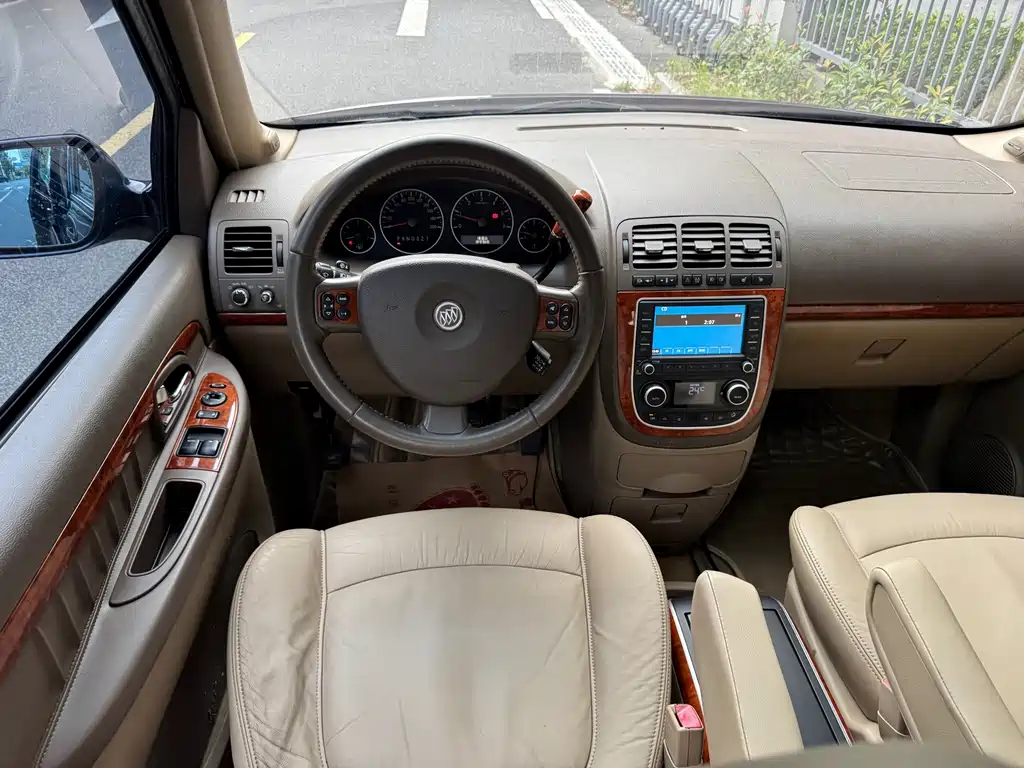 Buick GL8 — миниатюра 6