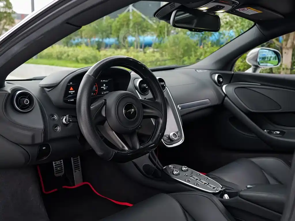 McLaren GT — миниатюра 12