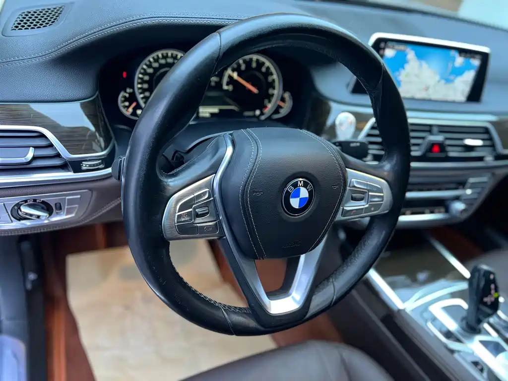 BMW 7 SERIES