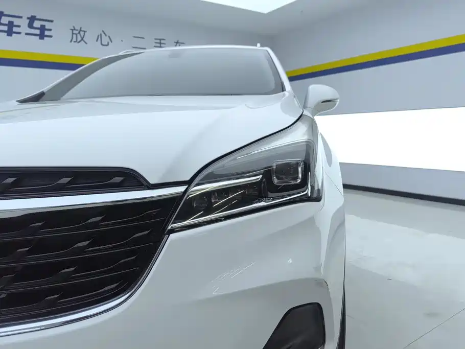 Buick Envision Plus — миниатюра 5