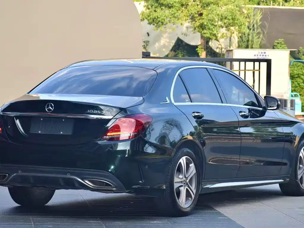 Mercedes-Benz C-Class — миниатюра 5