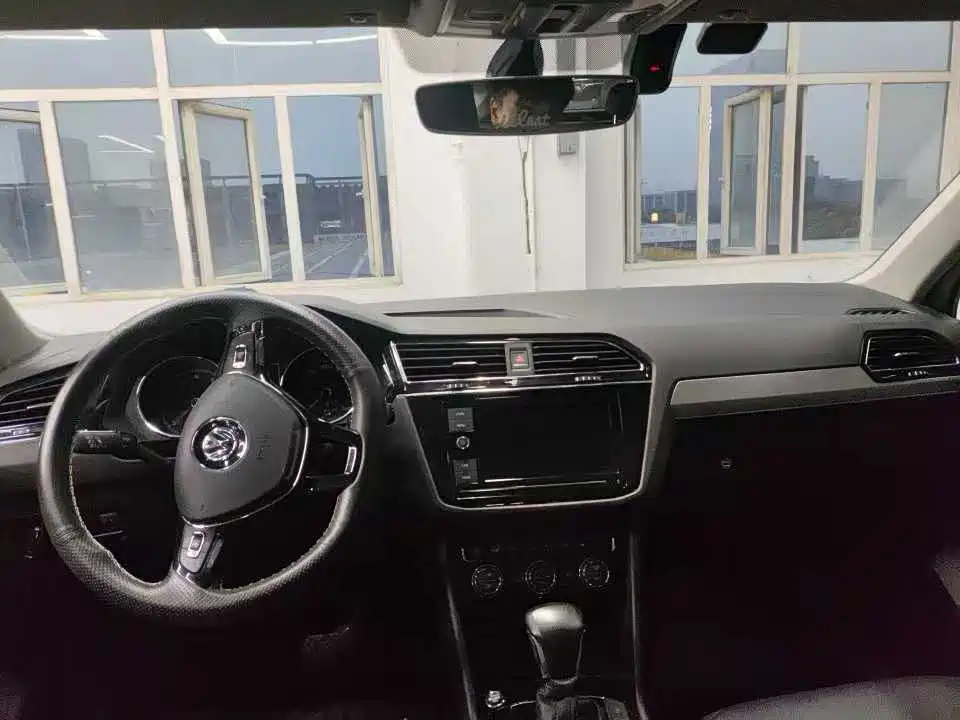 Volkswagen Tiguan L — миниатюра 3