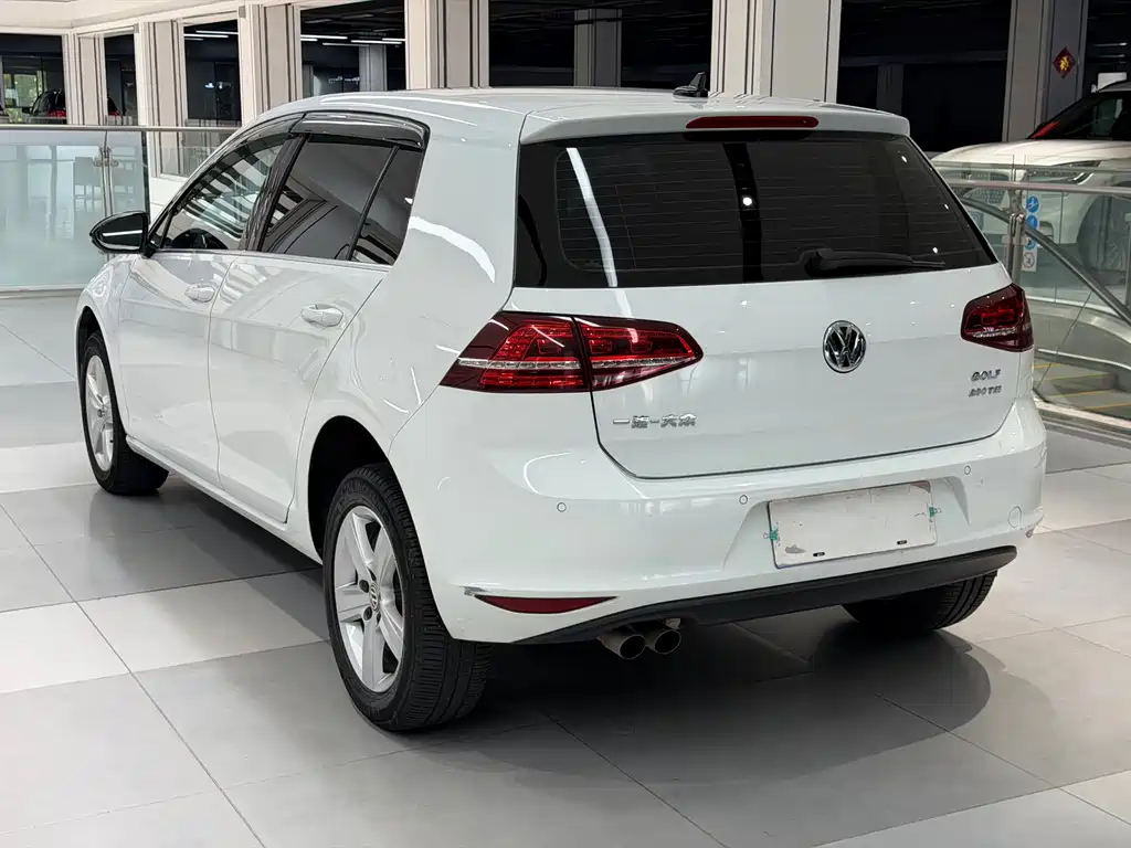 Volkswagen Golf 2017 230TSI AT Comfort