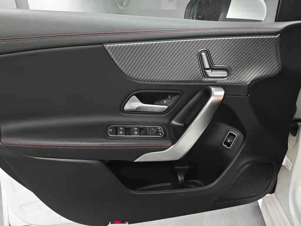 Mercedes-Benz A-Class — миниатюра 11