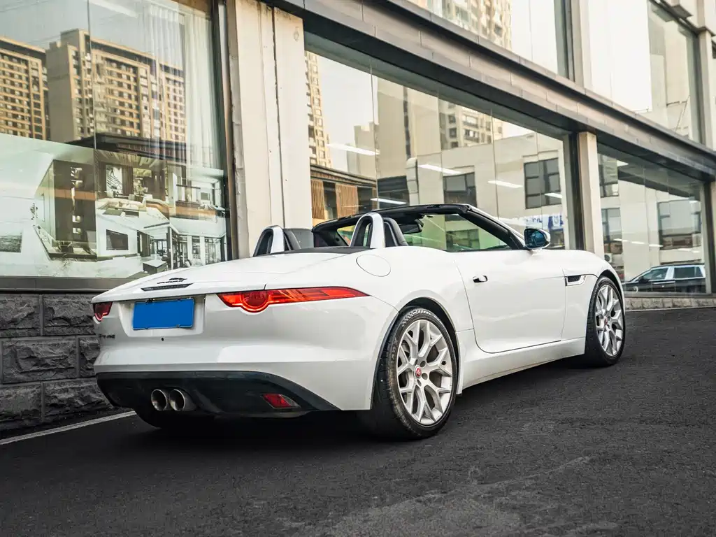 JAGUAR F TYPE