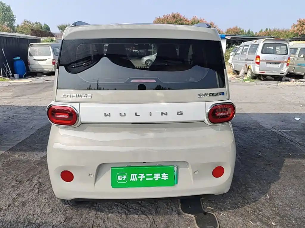 Wuling MINIEV — миниатюра 6