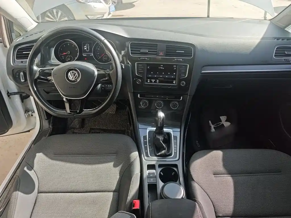 Volkswagen Golf 2017 230TSI AT Comfort