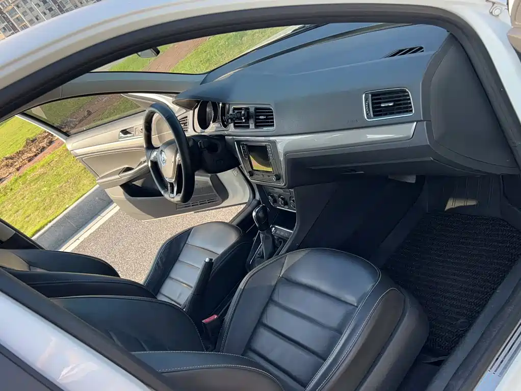 Volkswagen Lavida — миниатюра 19