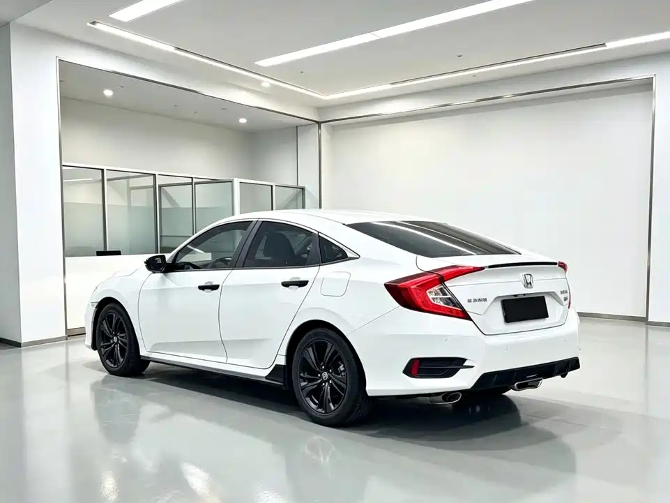 Honda Civic — миниатюра 7