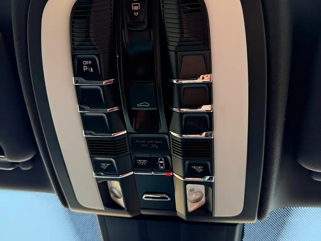 PORSCHE CAYENNE NEW ENERGY