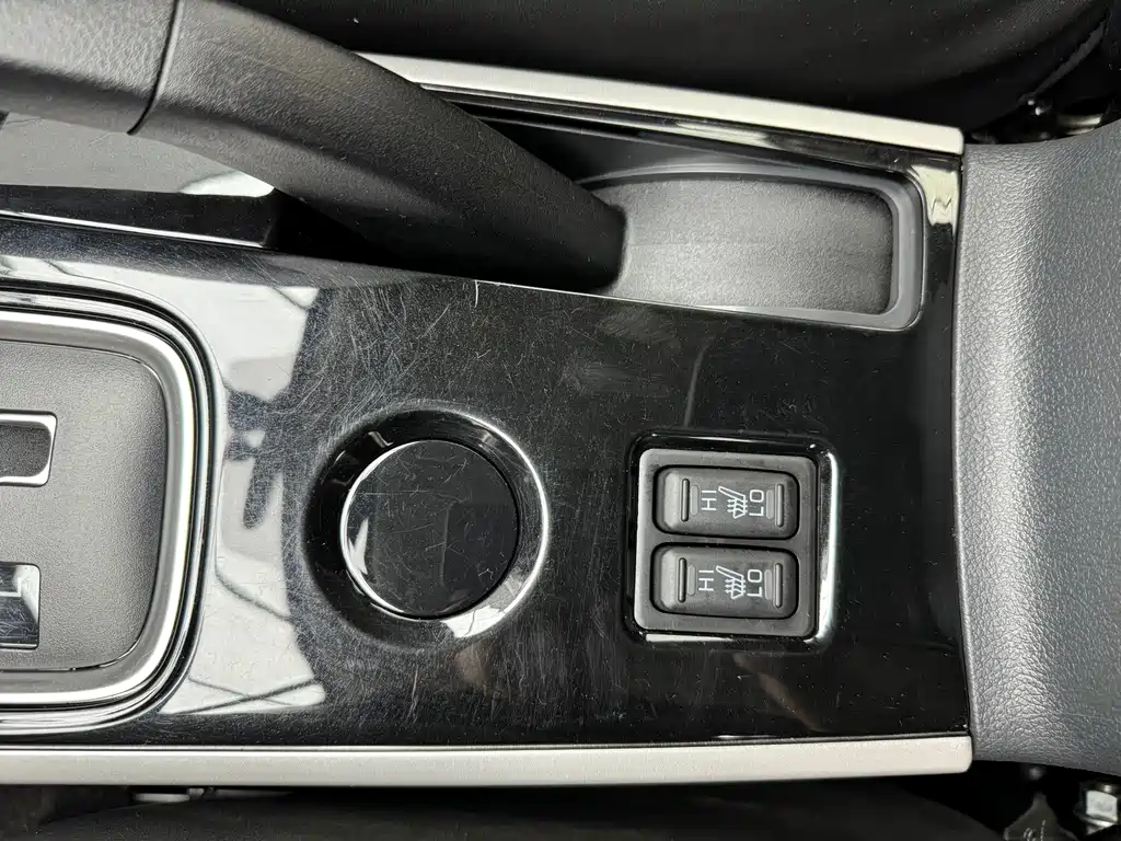 Mitsubishi Outlander — миниатюра 12