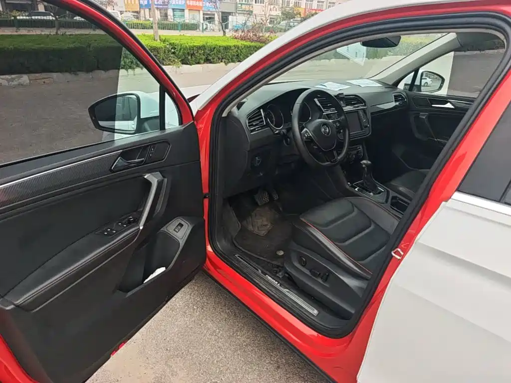 Volkswagen Tiguan L — миниатюра 16