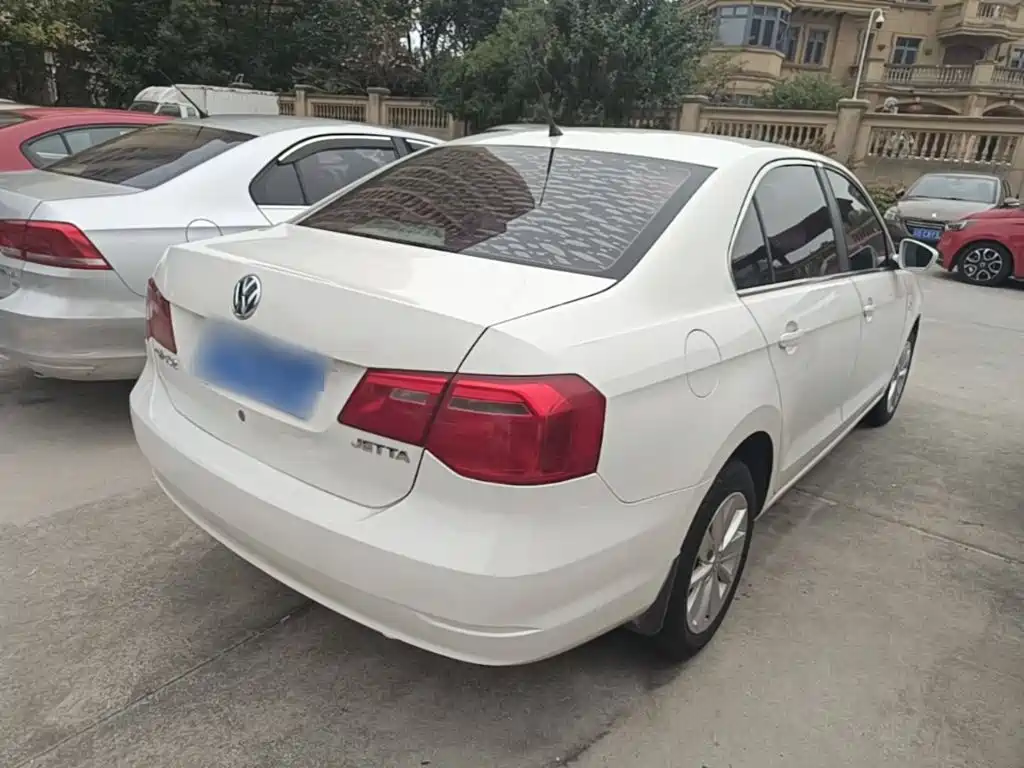 Volkswagen Jetta — миниатюра 7