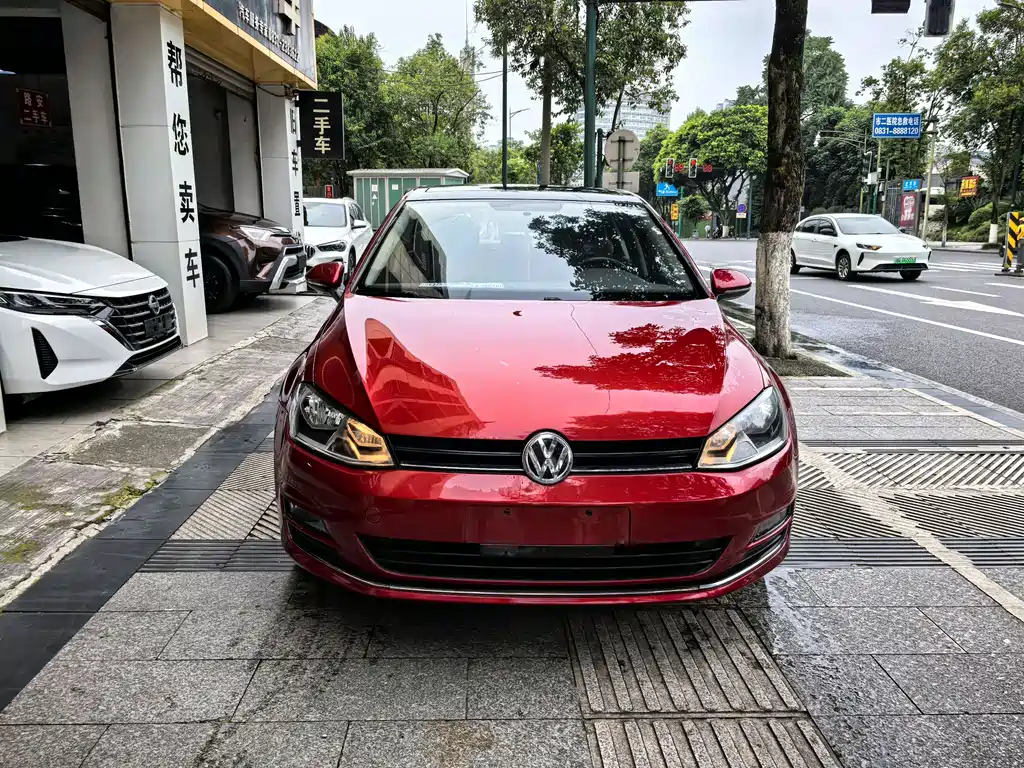 Volkswagen Golf 2015 1.6L AT Comfort