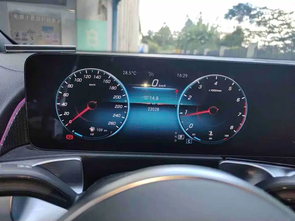 Mercedes-Benz GLB — миниатюра 6