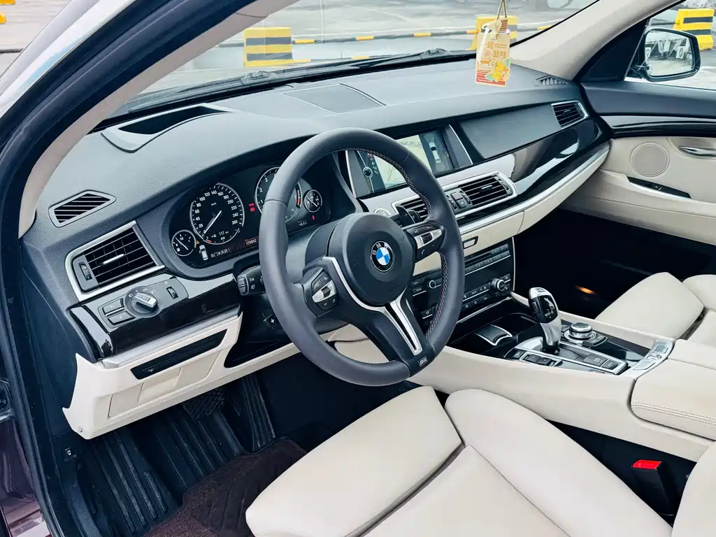 BMW 5 Series GT 5 GT 2010 535i Lead
