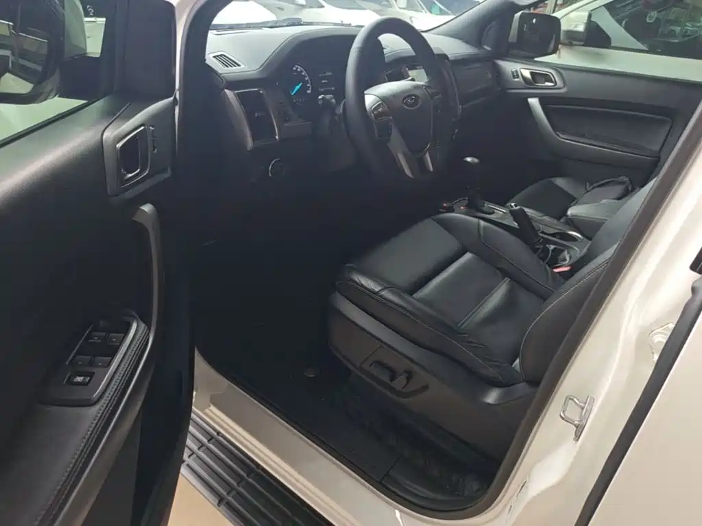 Ford Everest — миниатюра 16
