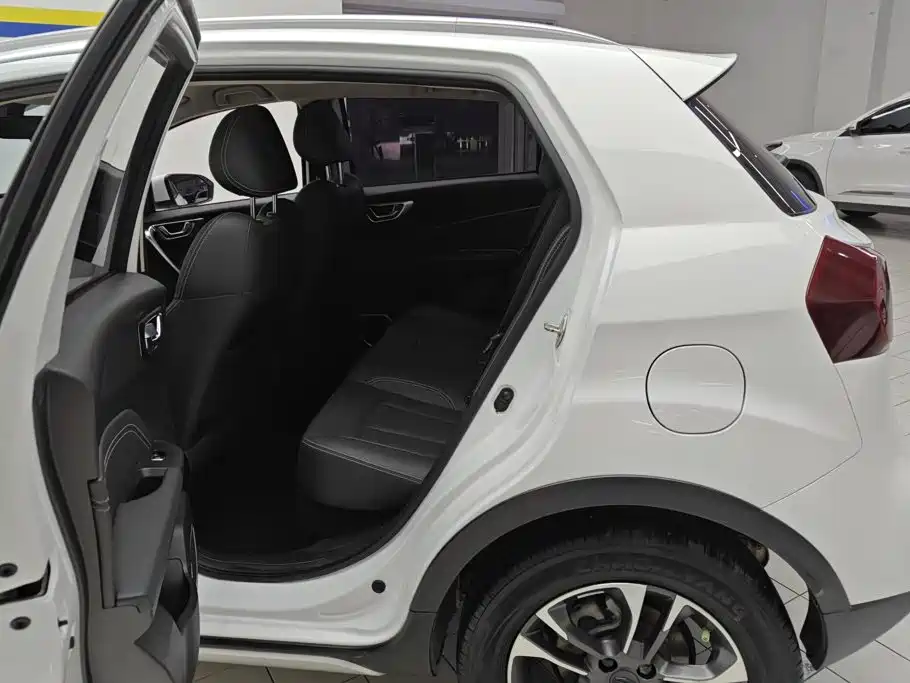 Geely Vision X3 — миниатюра 11