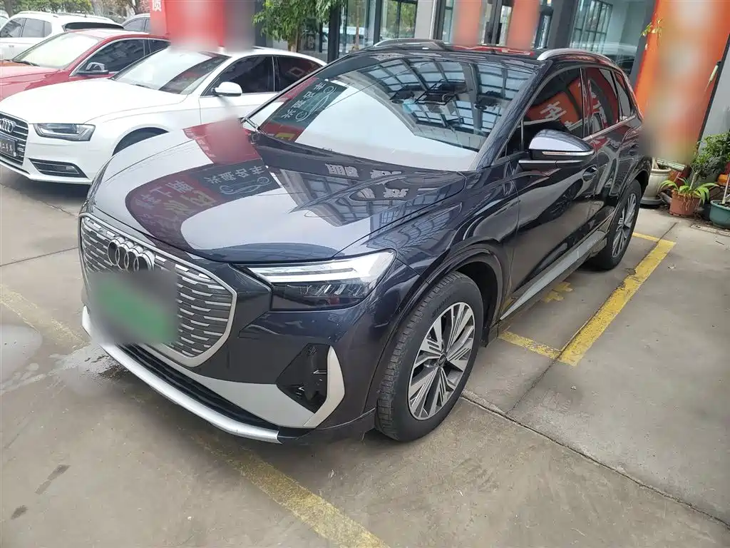 Audi Q4 e-tron 2023
