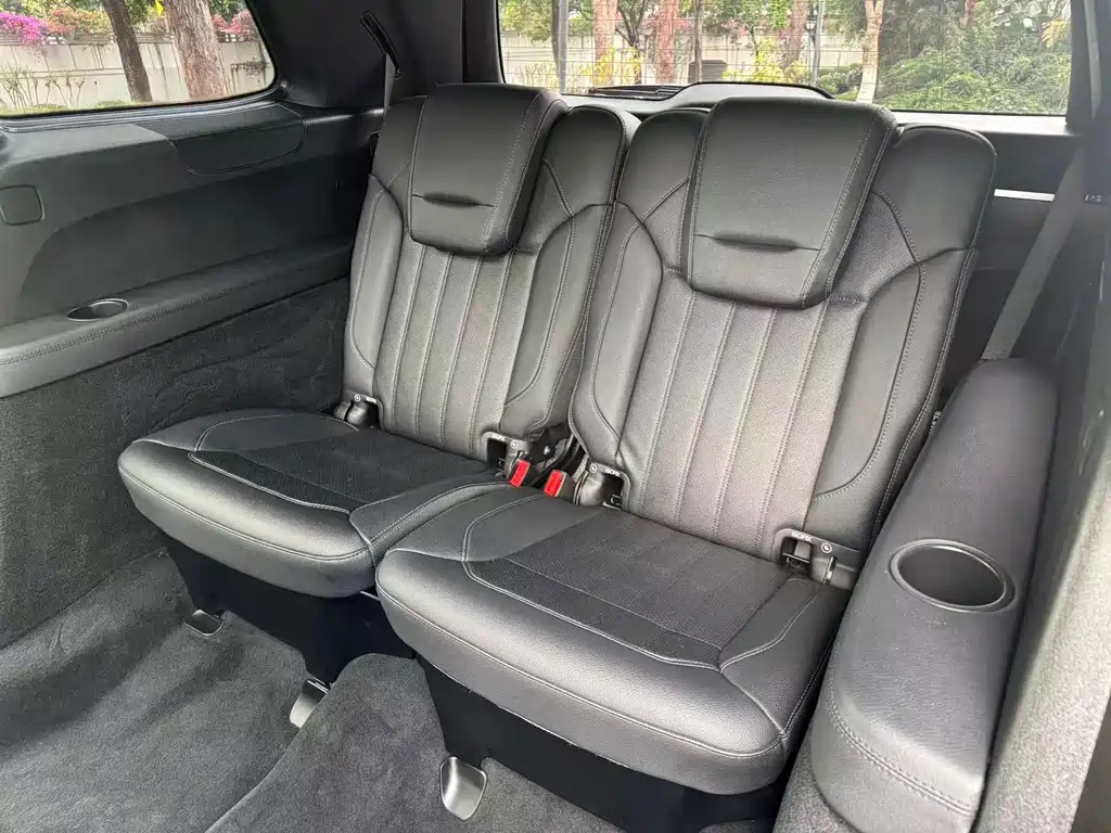 Mercedes-Benz GLS — миниатюра 11