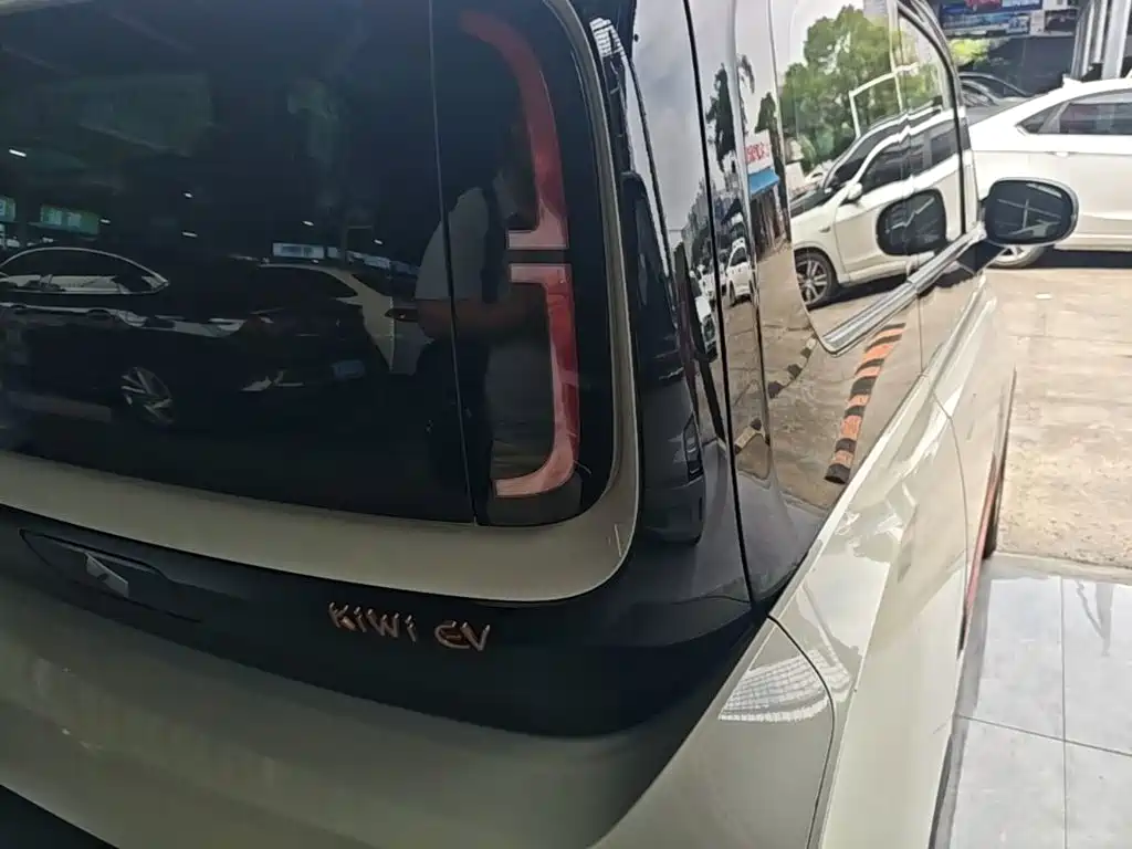 Baojun KiWi EV — миниатюра 8