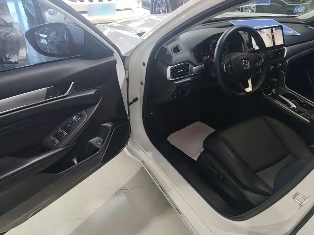 Honda Accord — миниатюра 16