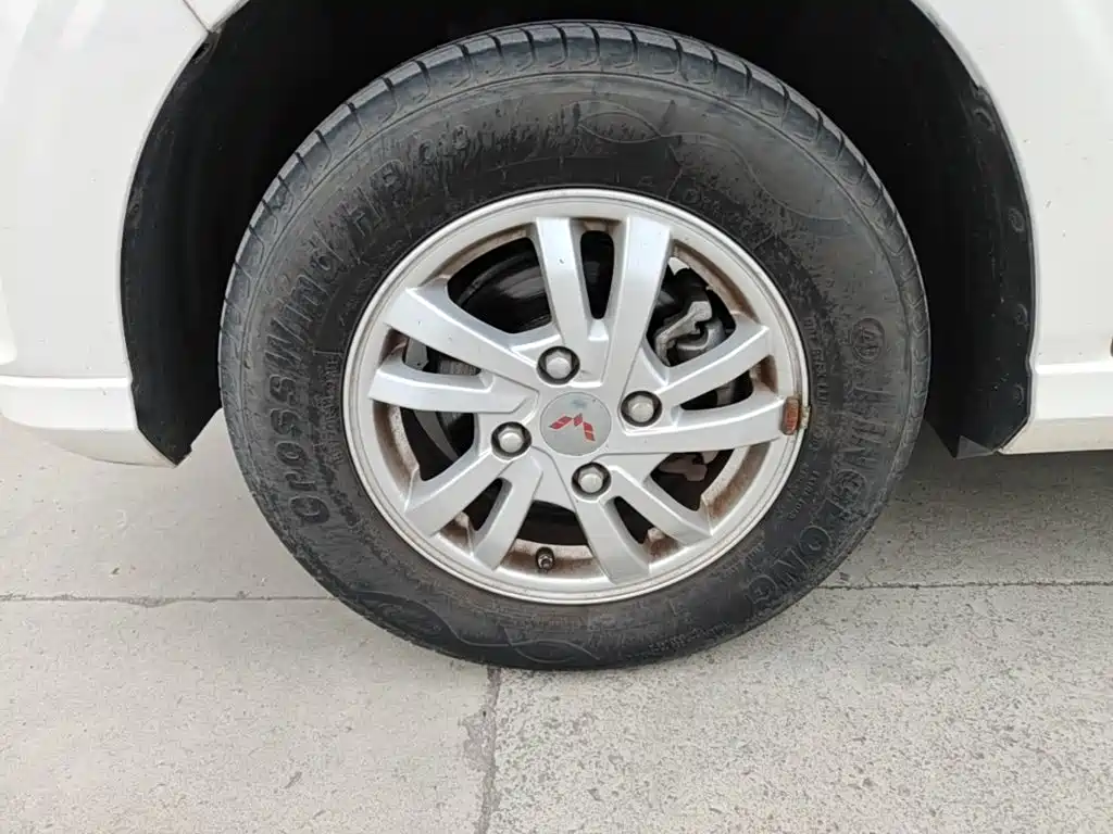 Wuling Hongguang — миниатюра 23
